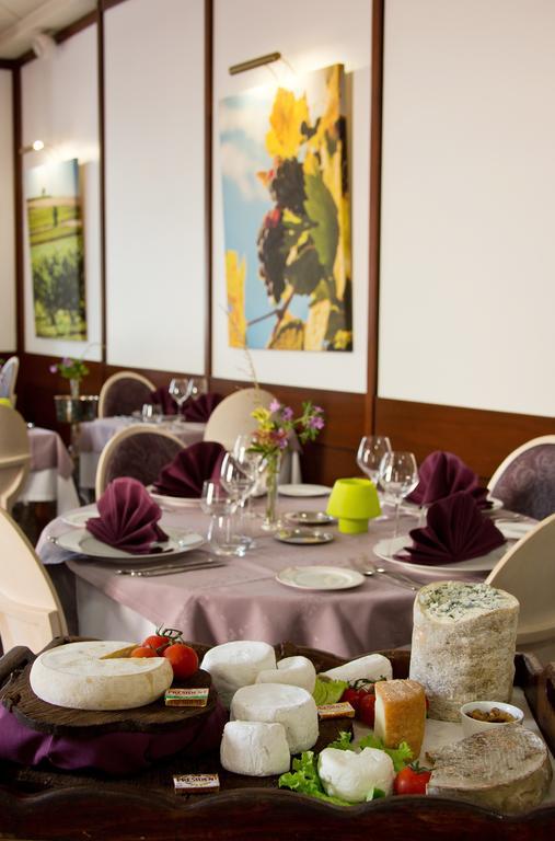 Logis Hotel-Restaurant Le Chene Vert Saint-Pourçain-sur-Sioule Exteriér fotografie