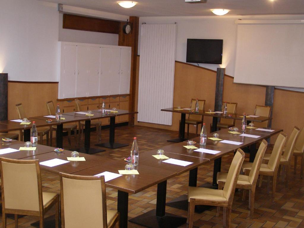 Logis Hotel-Restaurant Le Chene Vert Saint-Pourçain-sur-Sioule Exteriér fotografie